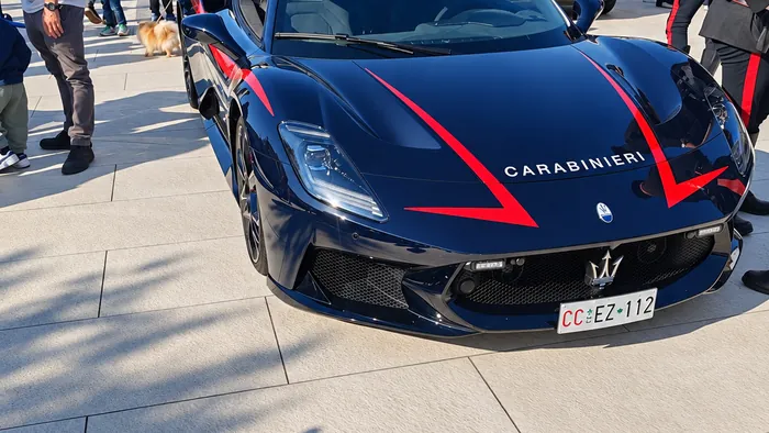 Un'auto dei Carabinieri
